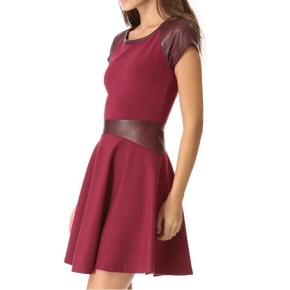 Diane Von Furstenberg Delyse Leather Fit and Flare Dress 6 - Picture 1 of 9